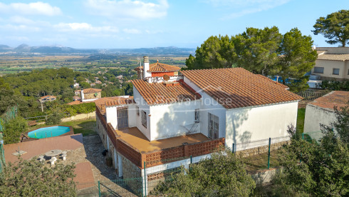 House for sale in Mas Tomasi with open views, large terraces and proximity to Pals and the beaches