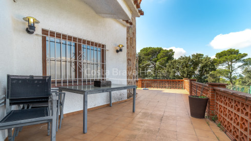 Casa en venda a Mas Tomasi amb vistes obertes, terrasses àmplies i proximitat a Pals i a les platges