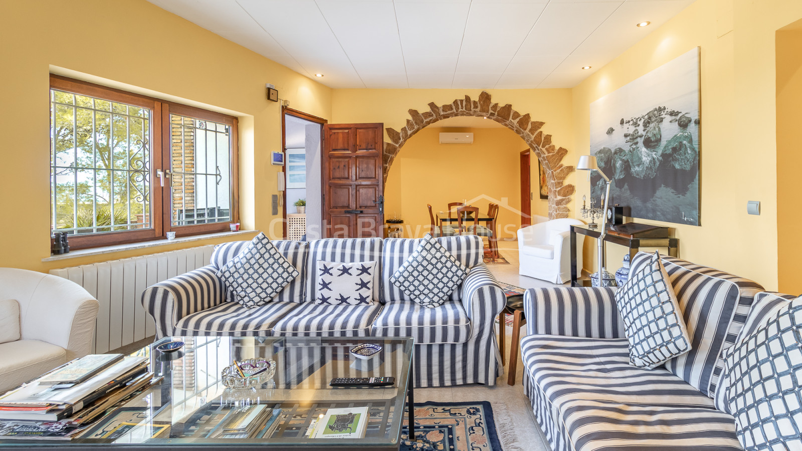 Maison à vendre à Mas Tomasi avec vues dégagées, grandes terrasses et proximité de Pals et des plages