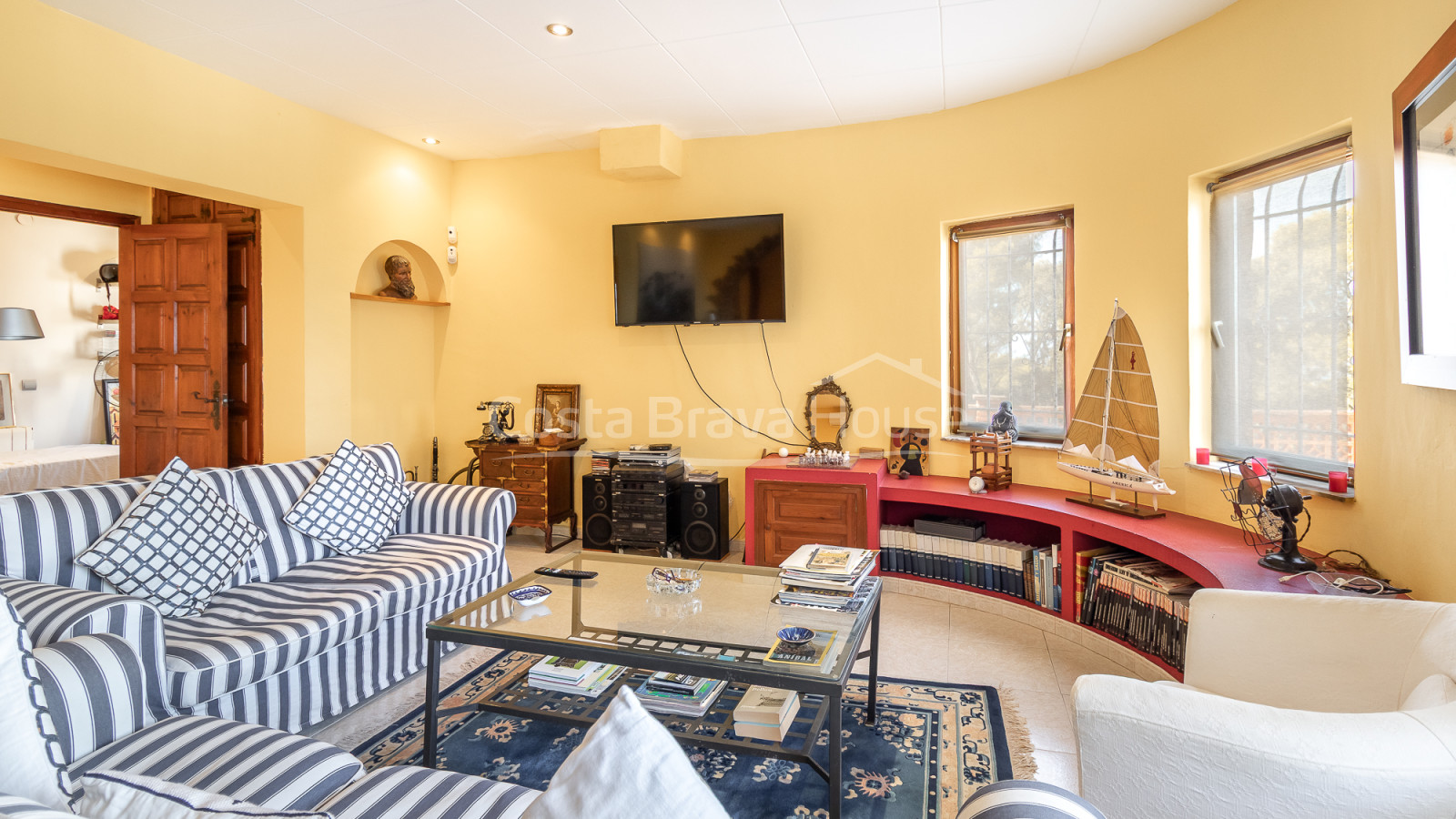 Maison à vendre à Mas Tomasi avec vues dégagées, grandes terrasses et proximité de Pals et des plages