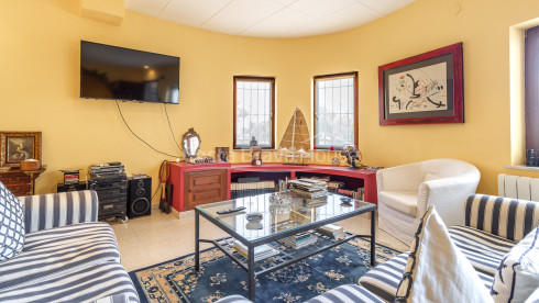 House for sale in Mas Tomasi with open views, large terraces and proximity to Pals and the beaches