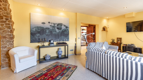 House for sale in Mas Tomasi with open views, large terraces and proximity to Pals and the beaches