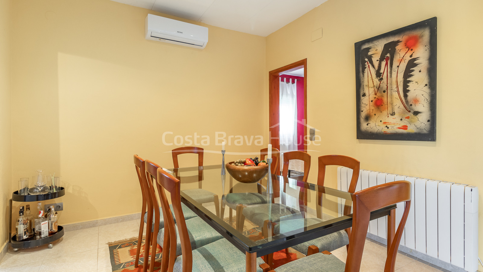 Casa en venta en Mas Tomasi con vistas despejadas, terrazas amplias y proximidad a Pals y playas