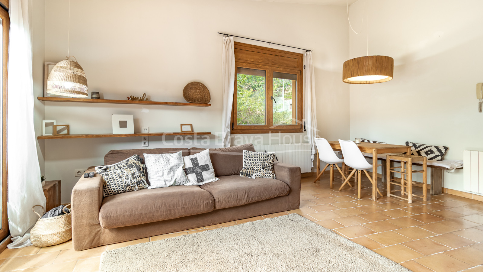 House with pool and tourist license in Begur