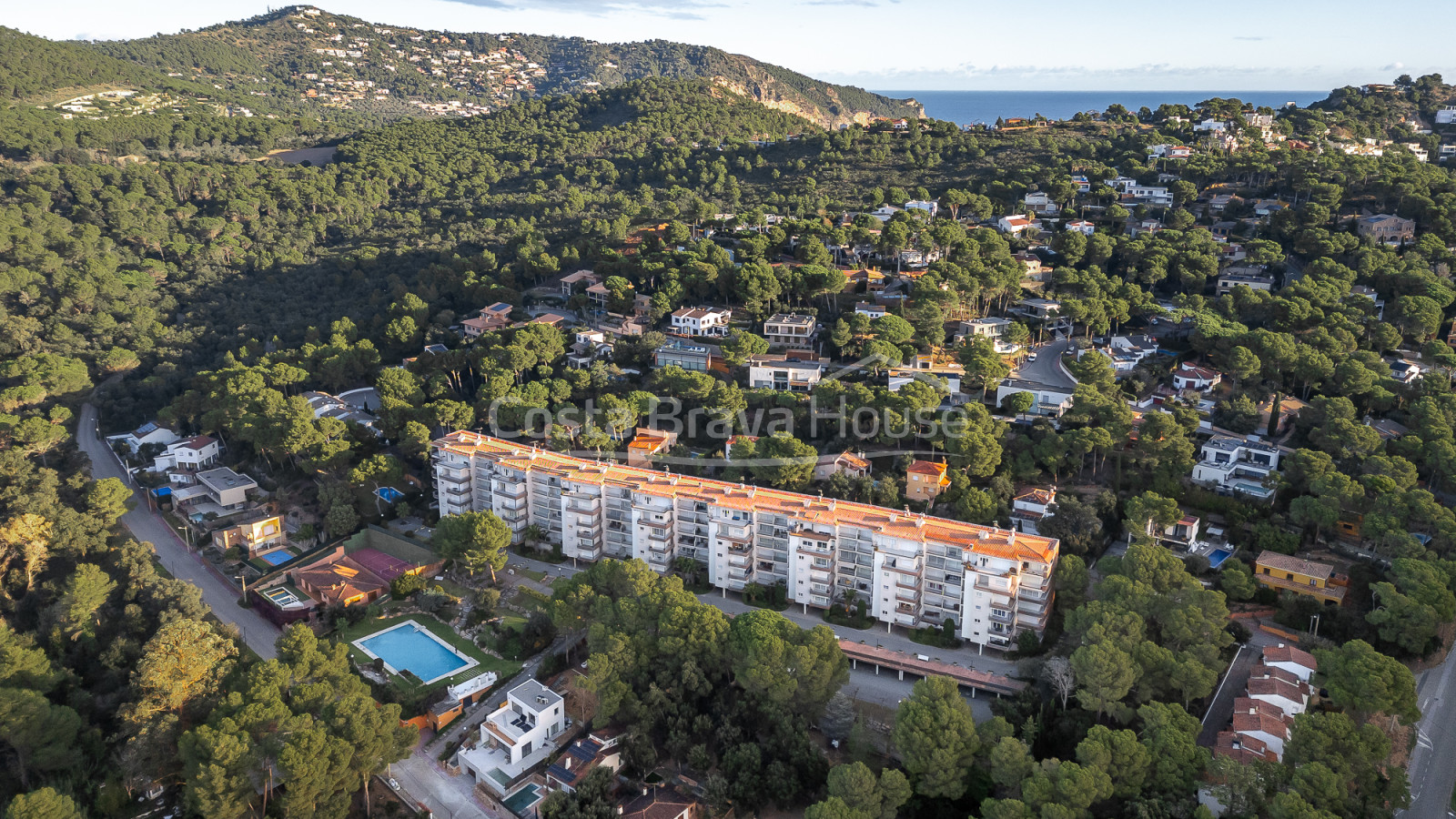 Apartamento en venta en Tamariu con gran cercanía a la playa y terraza con vistas al bosque