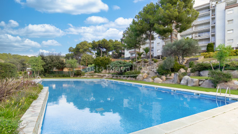 Apartament en venda a Tamariu amb gran proximitat a la platja i terrassa amb vistes al bosc