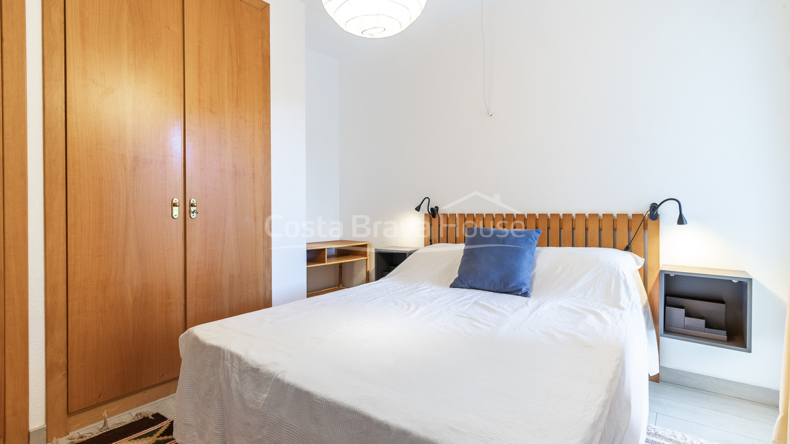 Apartment for sale in Tamariu with great proximity to the beach and terrace with forest views