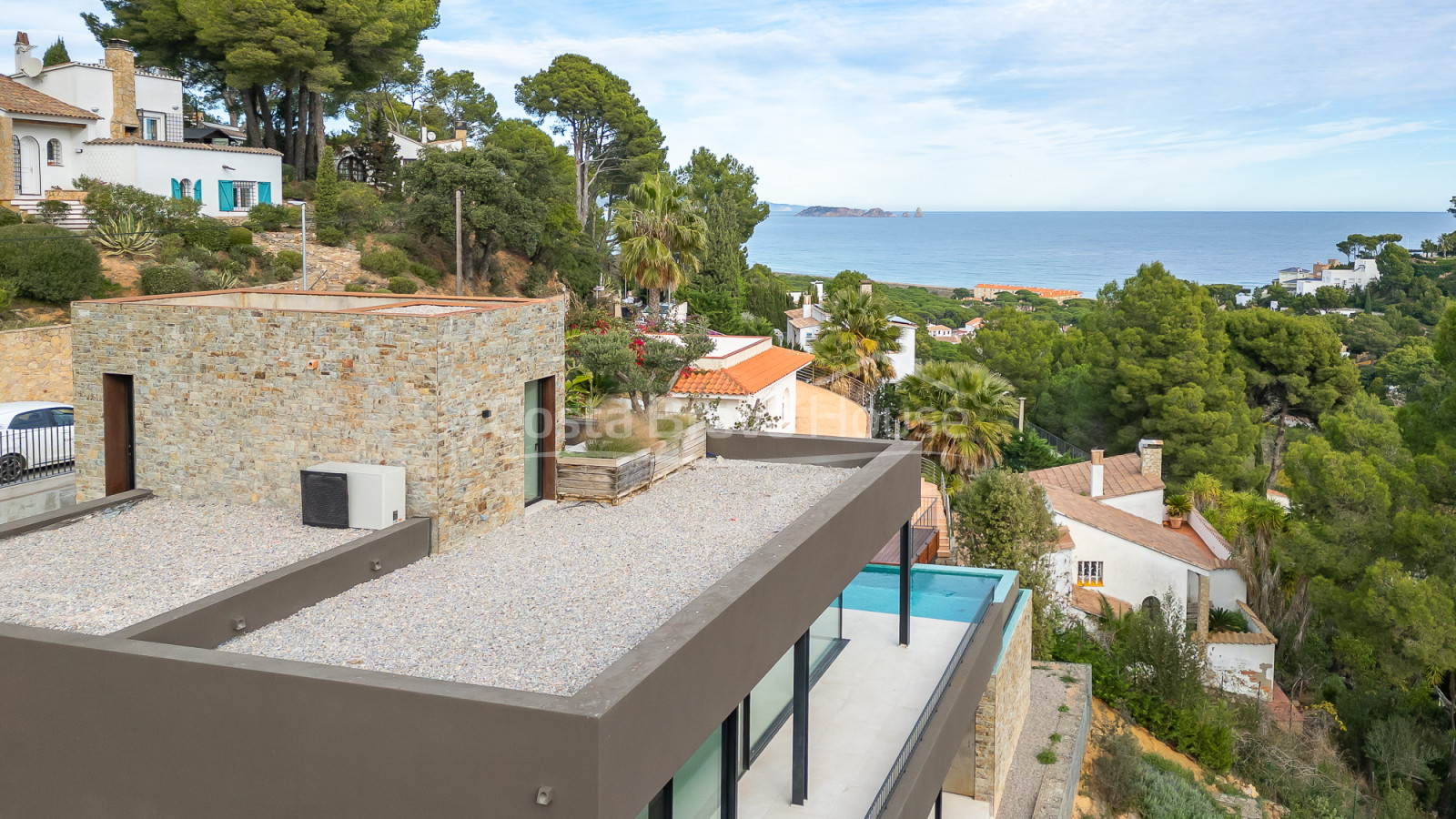 Maison neuve à Begur avec vue sur la mer et équipements haut de gamme à vendre