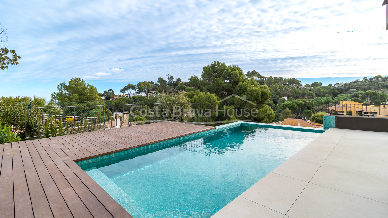 Newly built home in Begur with sea views and high-end equipment for sale