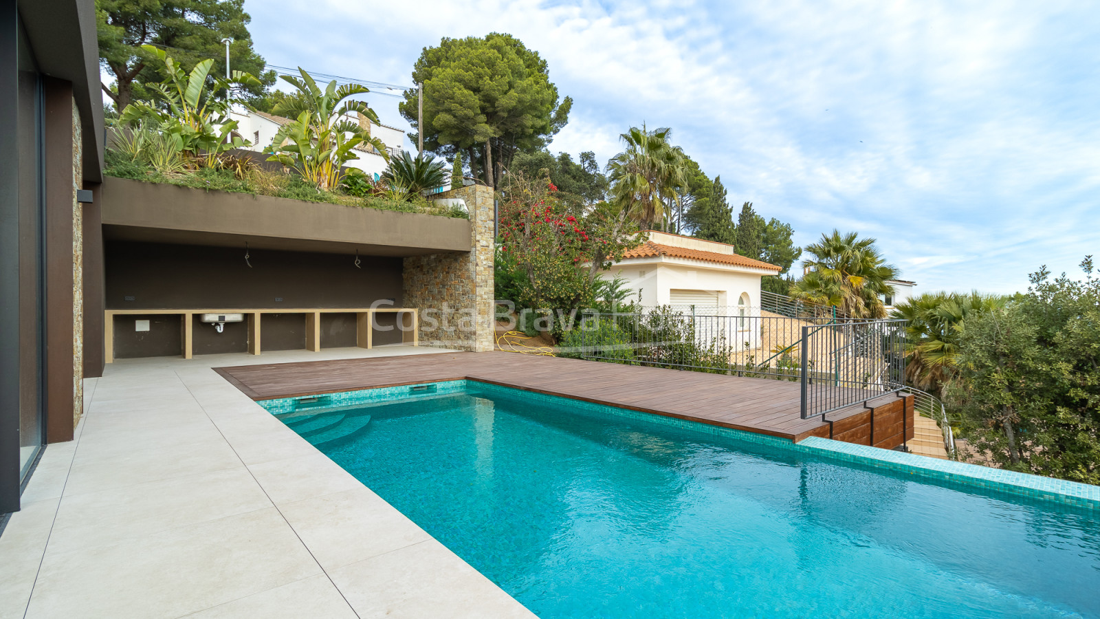Maison neuve à Begur avec vue sur la mer et équipements haut de gamme à vendre