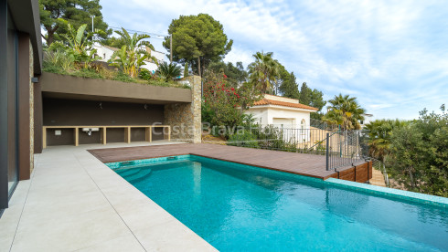 Maison neuve à Begur avec vue sur la mer et équipements haut de gamme à vendre