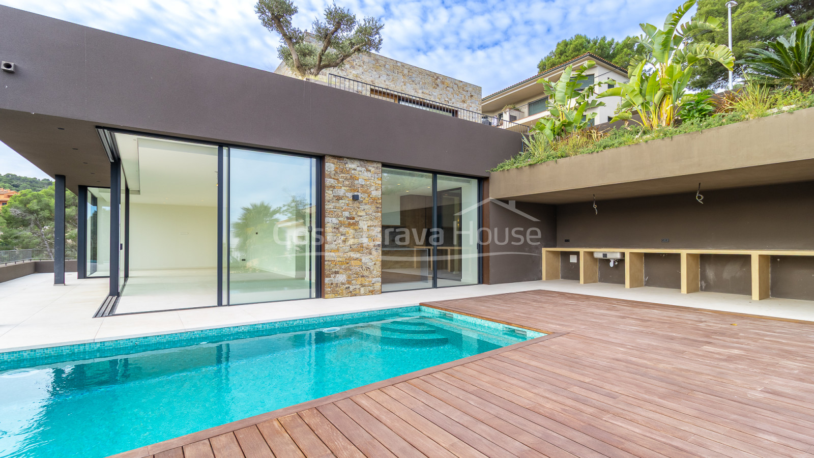 Newly built home in Begur with sea views and high-end equipment for sale