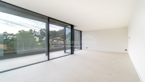 Newly built home in Begur with sea views and high-end equipment for sale