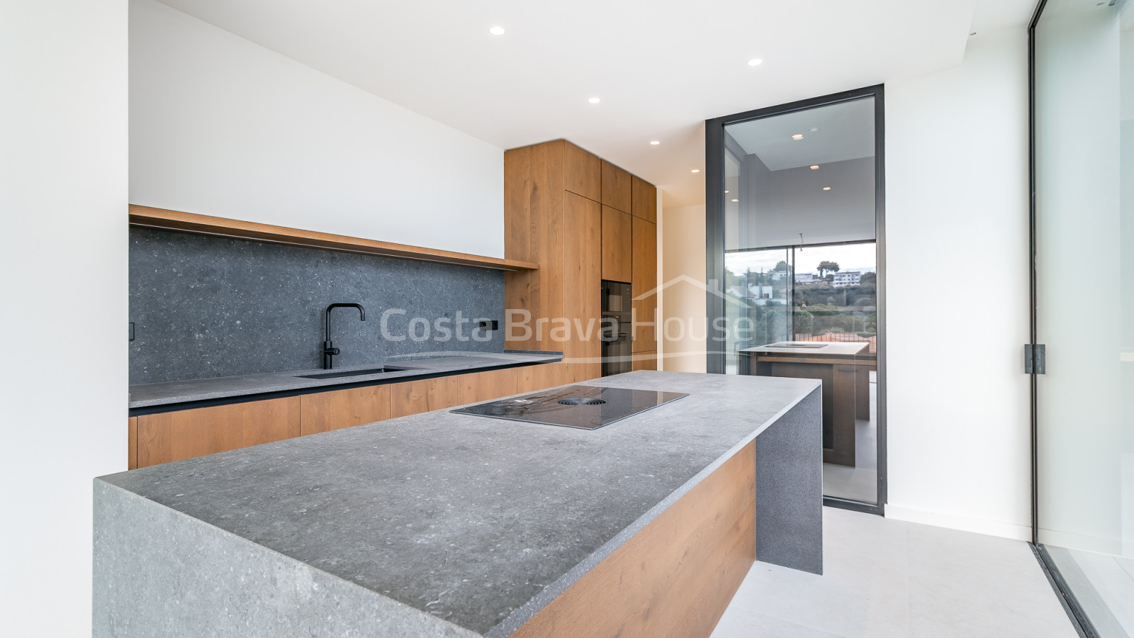 Maison neuve à Begur avec vue sur la mer et équipements haut de gamme à vendre