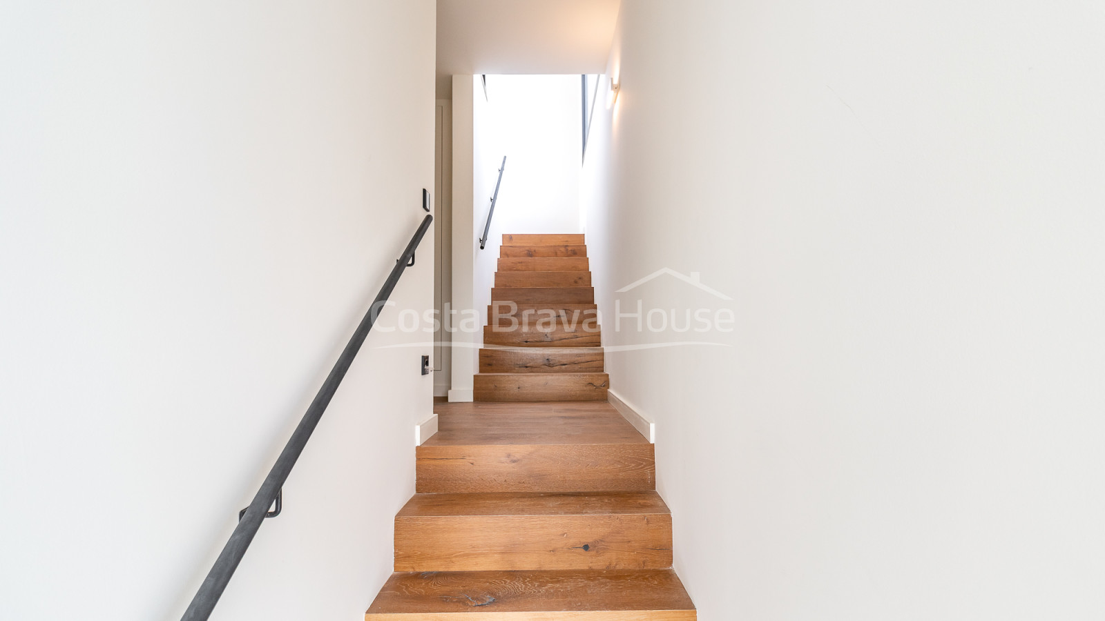 Newly built home in Begur with sea views and high-end equipment for sale