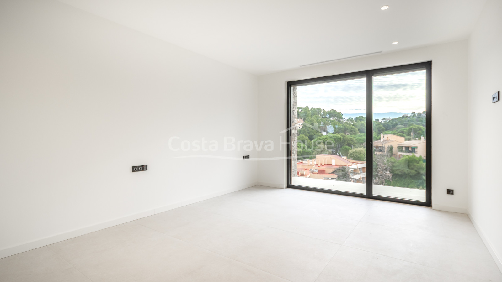 Maison neuve à Begur avec vue sur la mer et équipements haut de gamme à vendre