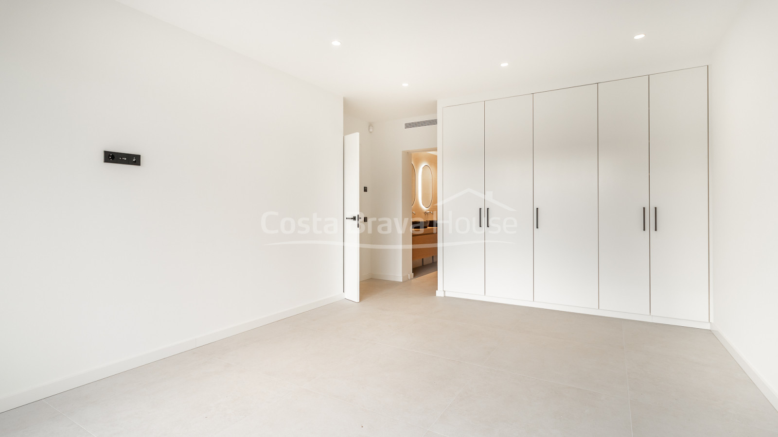 Newly built home in Begur with sea views and high-end equipment for sale