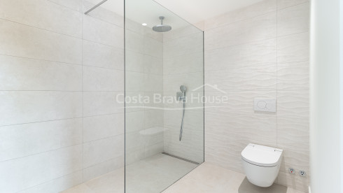 Newly built home in Begur with sea views and high-end equipment for sale