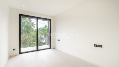 Newly built home in Begur with sea views and high-end equipment for sale