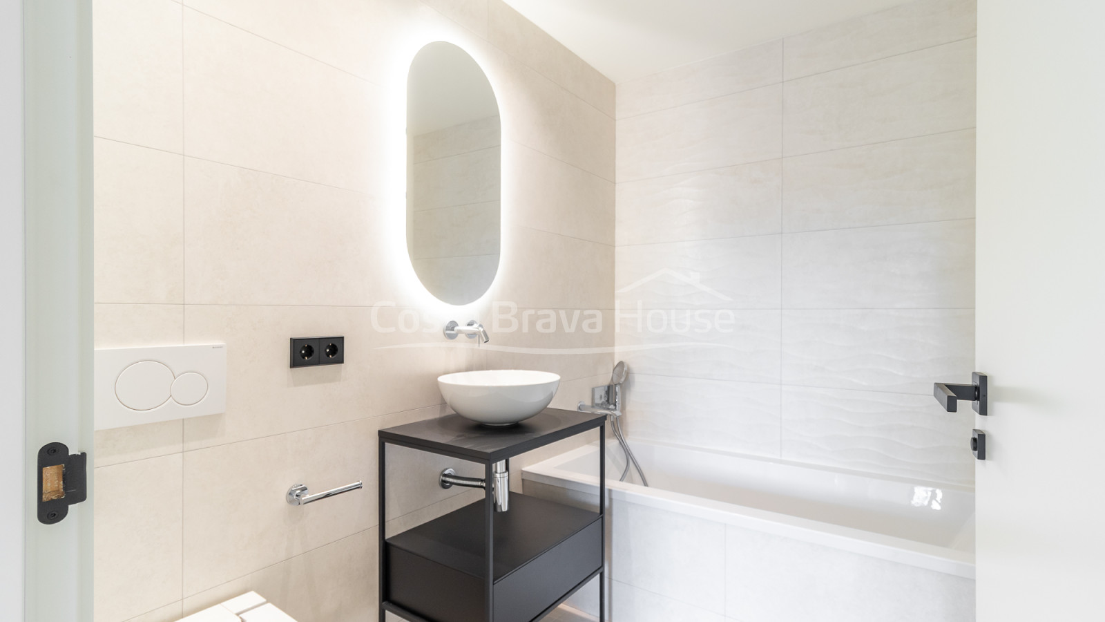 Newly built home in Begur with sea views and high-end equipment for sale