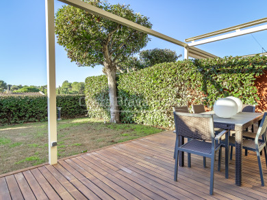 Casa adossada en venda a Llafranc amb jardí privat i piscina a 300 m de la platja