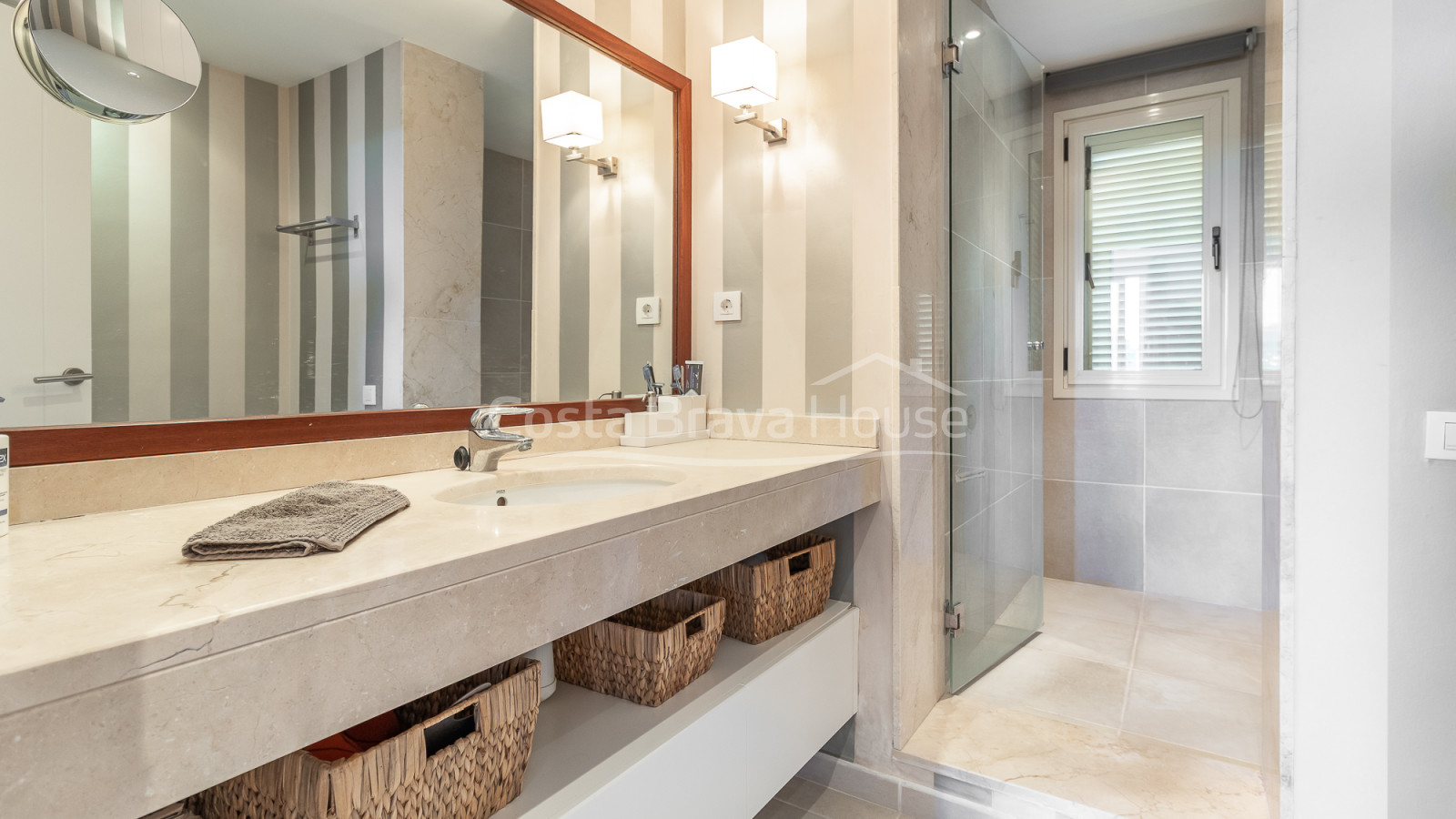 Casa con jardín privado en venta en Llafranc a 300 mtr de la playa