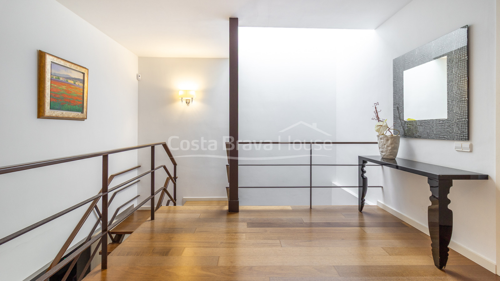 Maison contemporaine à Sa Riera avec vue sur la mer, terrasses en paliers et piscine privée