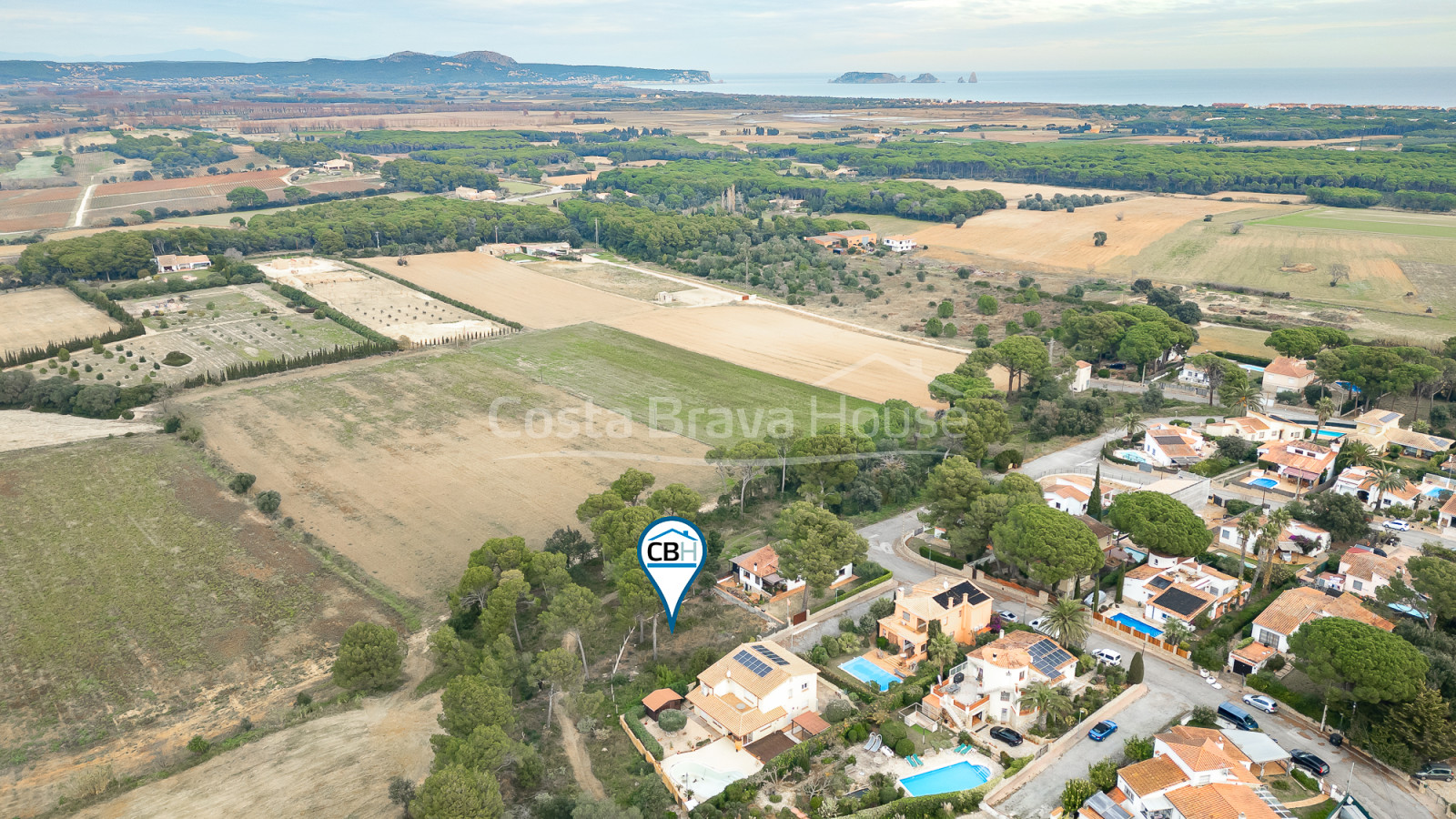 Urban plot for sale in Masos de Pals for a detached home in a residential area close to the beach