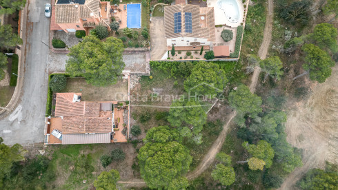 Parcela urbana en venta en Masos de Pals para vivienda unifamiliar en entorno residencial cerca de la playa