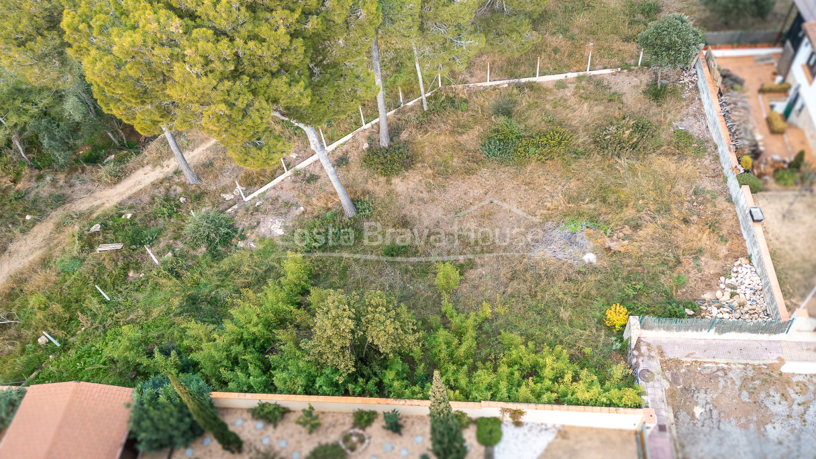 Urban plot for sale in Masos de Pals for a detached home in a residential area close to the beach