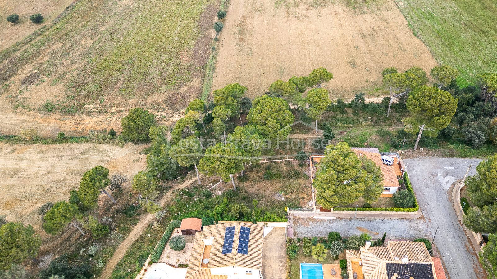 Urban plot for sale in Masos de Pals for a detached home in a residential area close to the beach