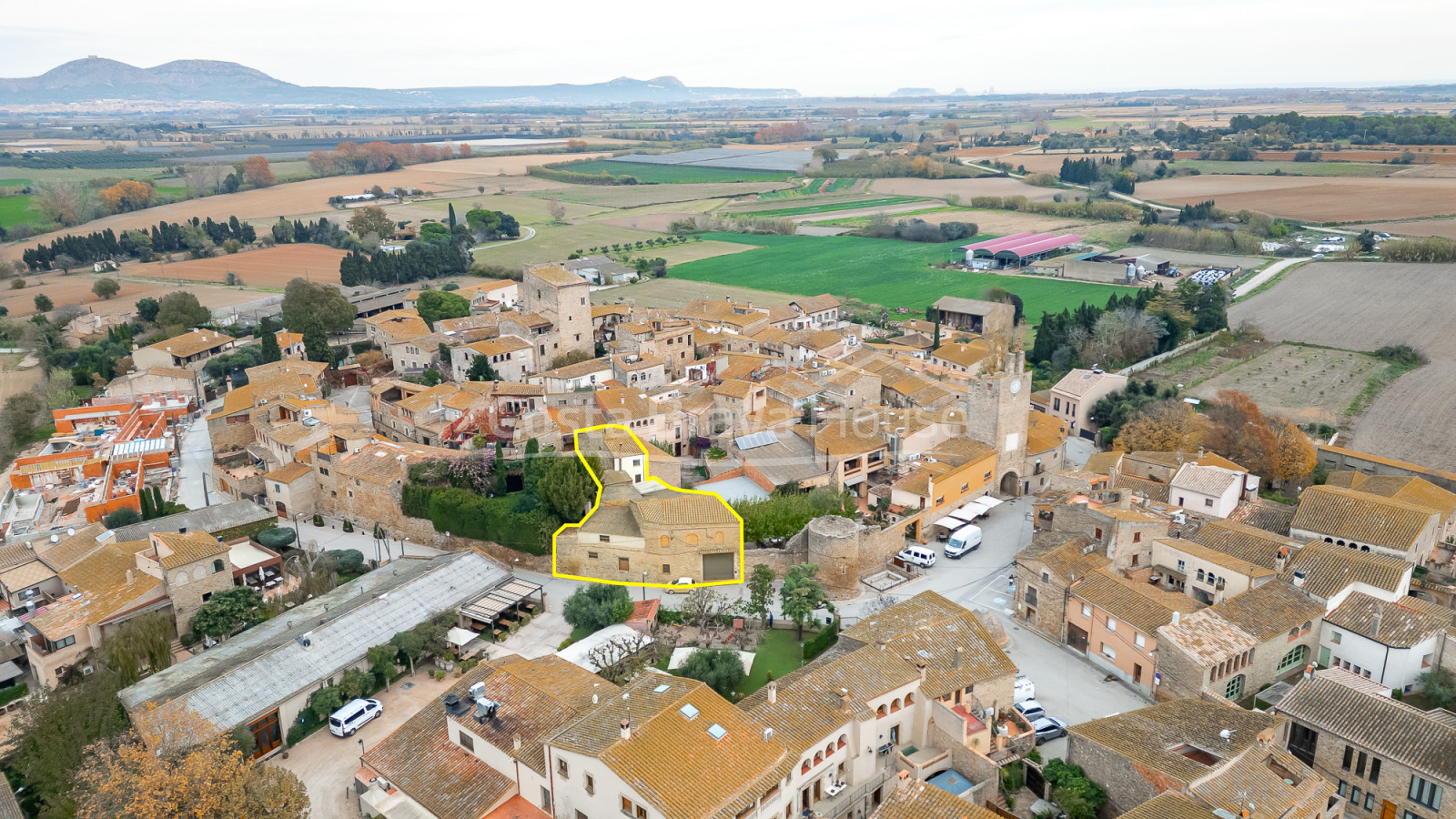 Maison de village en pierre à Palau-Sator avec patio intérieur et fort potentiel de rénovation