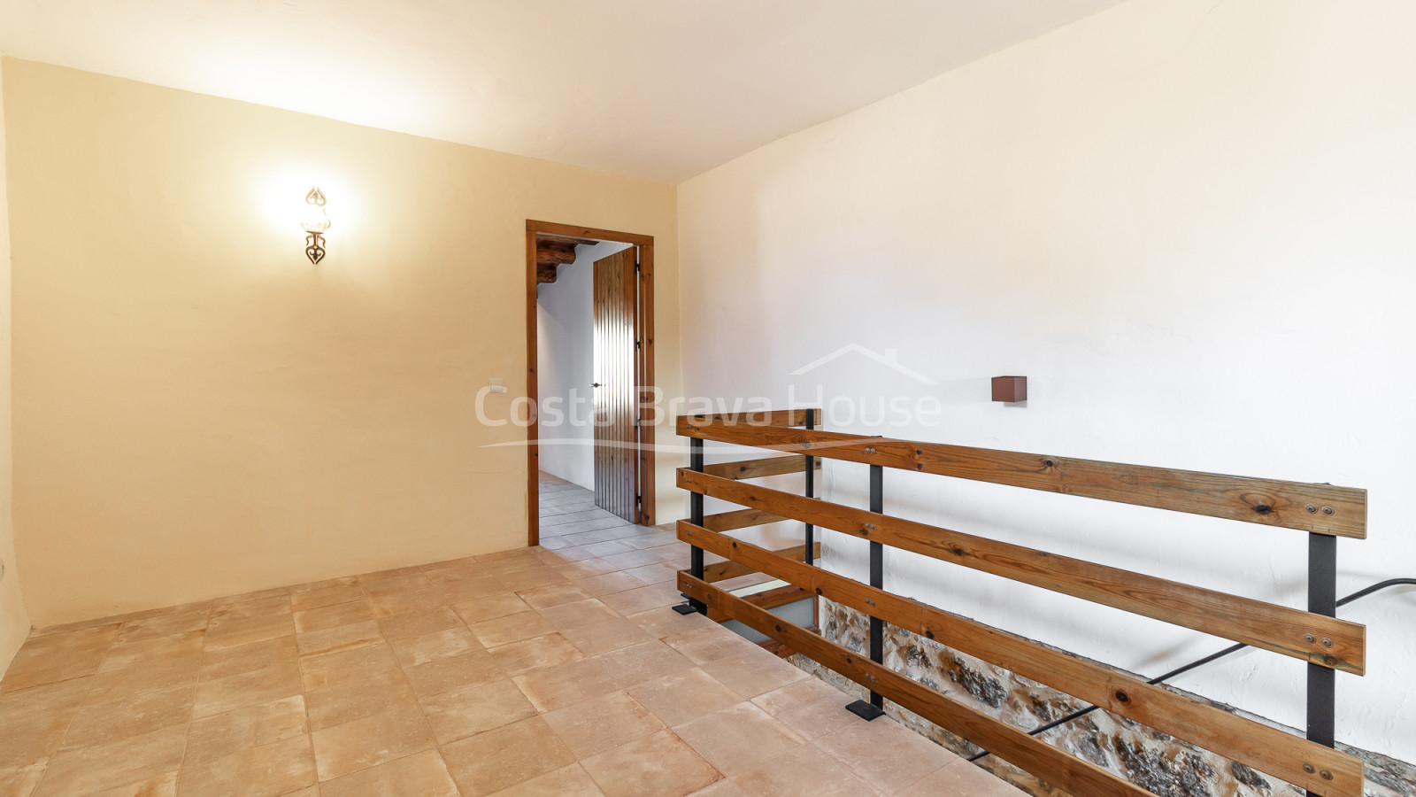 Maison de village en pierre à Palau-Sator avec patio intérieur et fort potentiel de rénovation