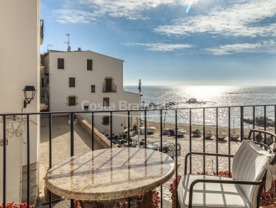 Apartament a primera línia de mar en venda a Calella de Palafrugell