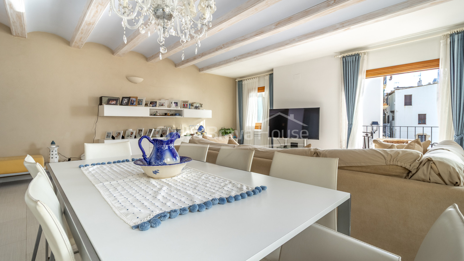 Spectaculair eerstelijns appartement aan zee met zeezicht te koop in Calella