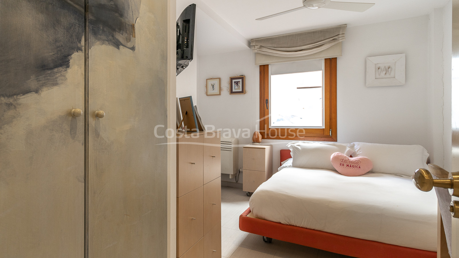 Apartamento en primera línea de mar en venta en Calella de Palafrugell