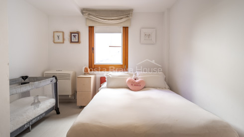 Apartamento en primera línea de mar en venta en Calella de Palafrugell