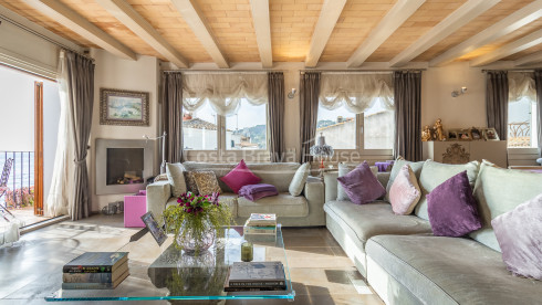 Renovated seafront apartment in Calella de Palafrugell with terrace and sea views