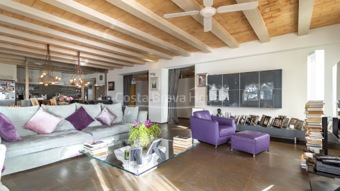 Apartament reformat en primera línia de mar a Calella de Palafrugell amb terrassa i vistes al mar