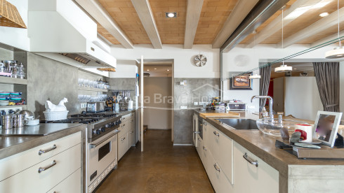 Apartamento reformado en primera línea de mar en Calella de Palafrugell con terraza y vistas al mar