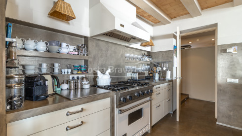 Renovated seafront apartment in Calella de Palafrugell with terrace and sea views