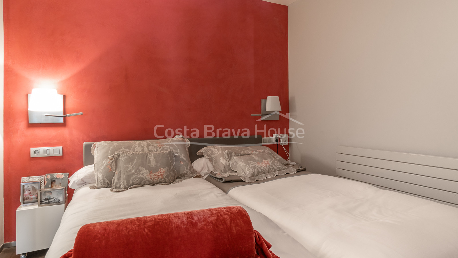 Apartamento reformado en primera línea de mar en Calella de Palafrugell con terraza y vistas al mar