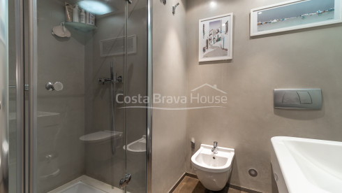 Renovated seafront apartment in Calella de Palafrugell with terrace and sea views