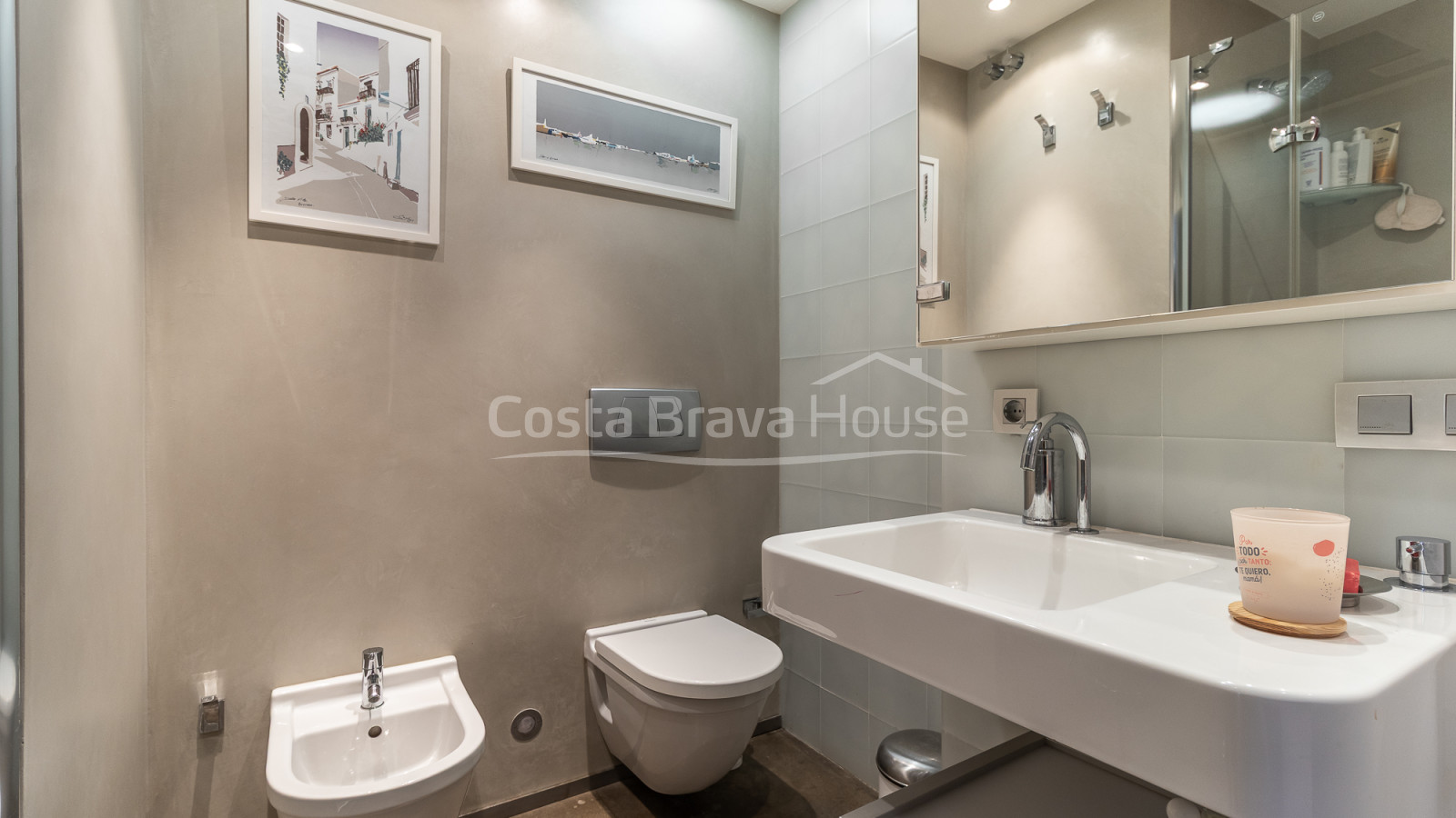 Appartement rénové en première ligne de mer à Calella de Palafrugell avec terrasse et vues sur la mer