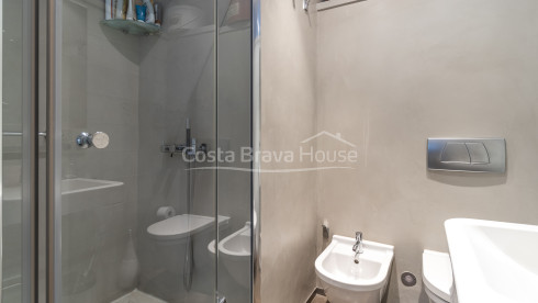 Gerenoveerd appartement aan zee in Calella de Palafrugell met terras en zeezicht