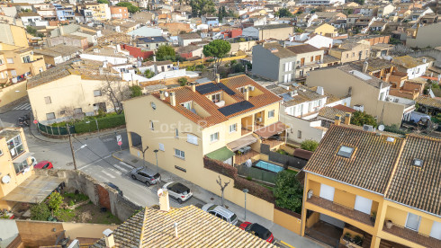 Terraced house in Palafrugell with private garden, outdoor terraces, loft with solarium and double garage