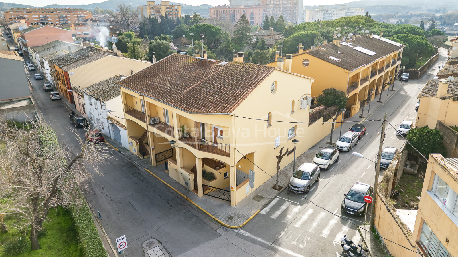 Maison mitoyenne à Palafrugell avec jardin privé, terrasses extérieures, loft avec solarium et garage double