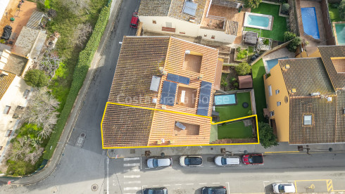 Terraced house in Palafrugell with private garden, outdoor terraces, loft with solarium and double garage