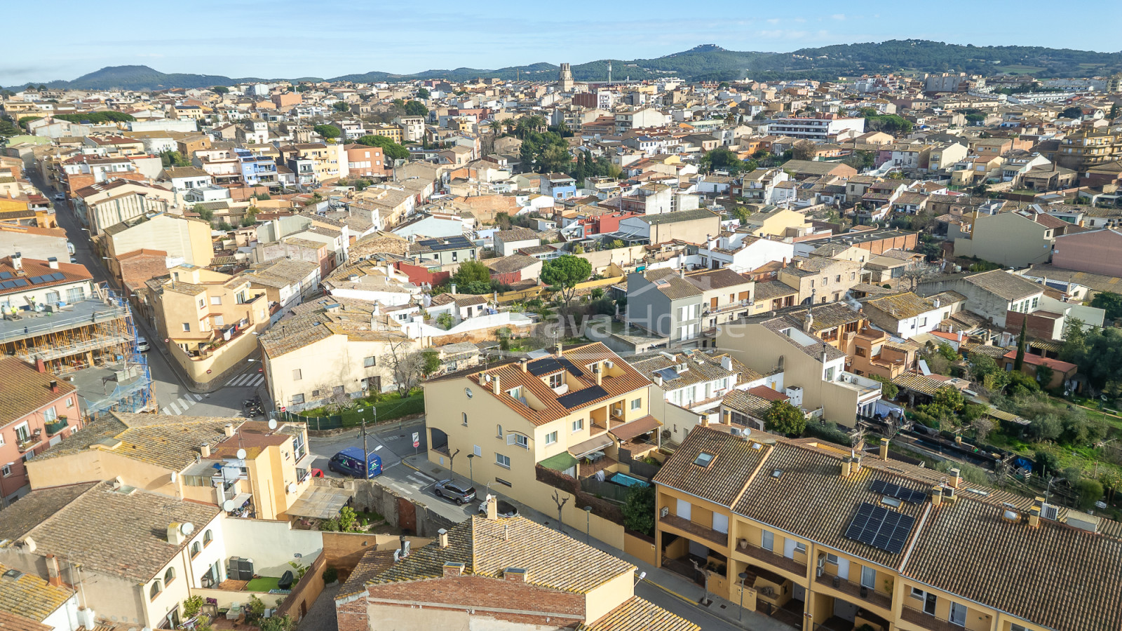 Rijtjeshuis in Palafrugell met privétuin, buitenterrassen, zolder met solarium en dubbele garage