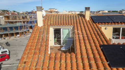 Casa adosada en Palafrugell con jardín privado, terrazas exteriores, loft con solárium y garaje doble